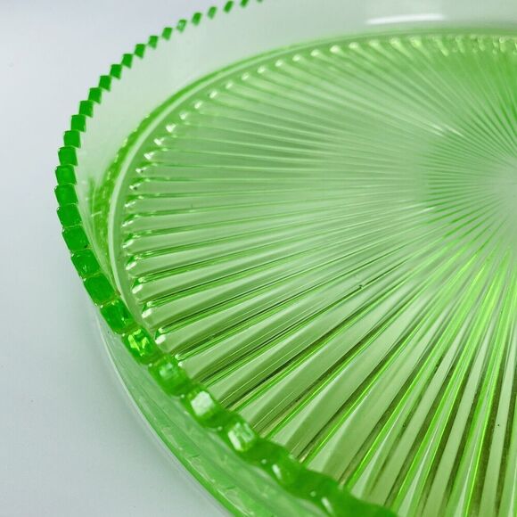 Uranium Green Depression Glass Serving Dresser Tray Platter Vanity GLOWS 11.5 in - Picture 6 of 11